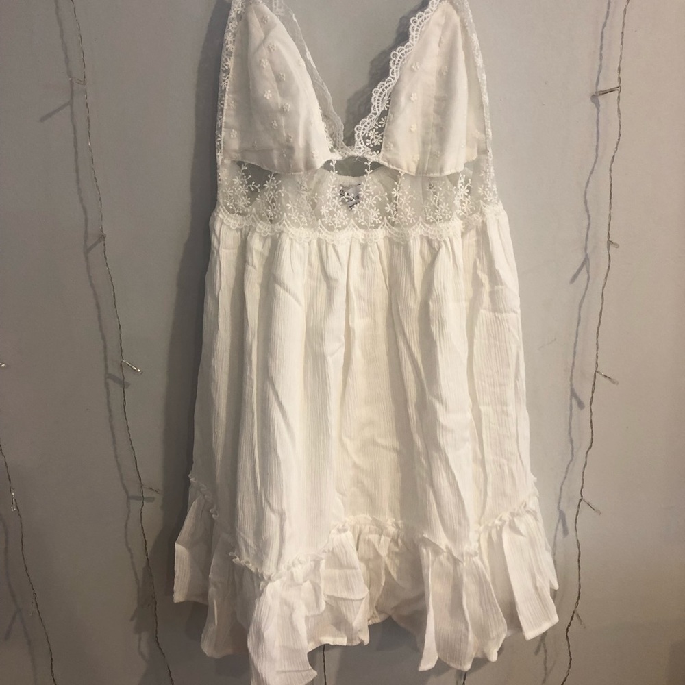 Tobi white dress!! Size small!! NWT